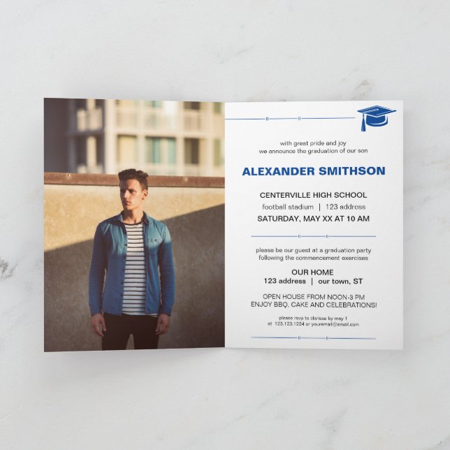 Blue Bold GRADUATE Letters and Cap Abschluss Einladung (Innenseite)