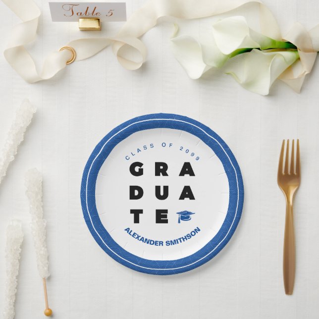 Blue Bold GRADUATE Letters and Cap Abschluss Pappteller (Hochzeit)