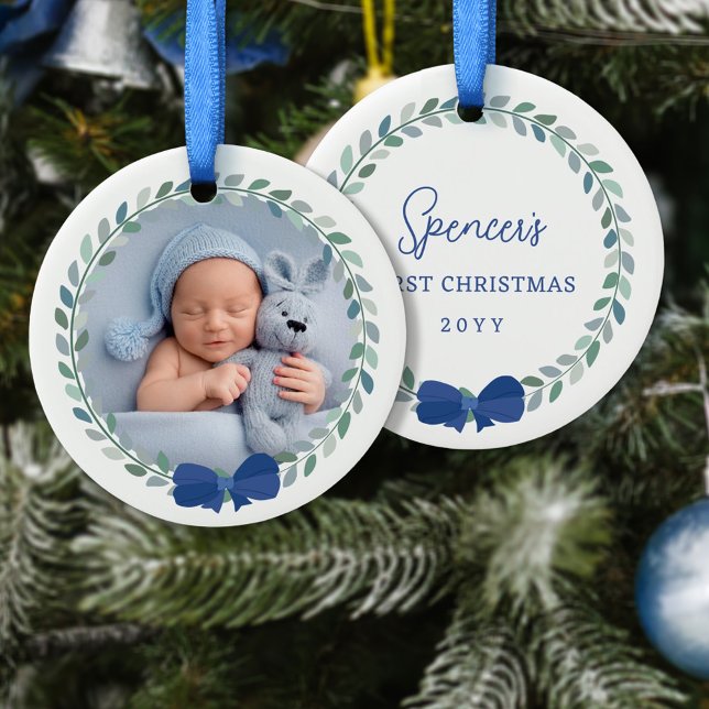 Blue Bow-Adorned Wreath Baby's First Christmas Keramik Ornament (Von Creator hochgeladen)