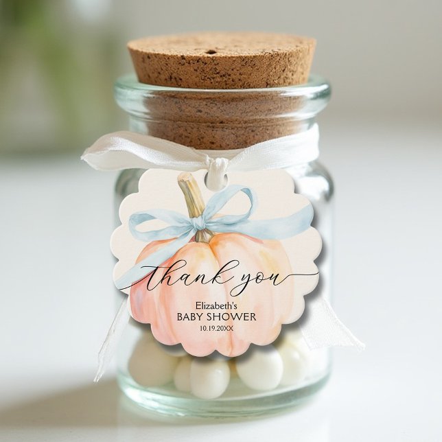 Blue Bow Little Pumpkin Baby Dusche Geschenkanhänger (Boy ribbon on little pumpkin boy baby shower scalloped favor gift tags)