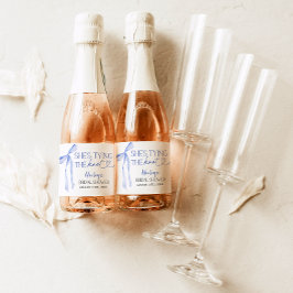 Blue Bow Shes binden das Brautparty des Knotens