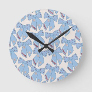 Blue Bows Coquette Runde Wanduhr