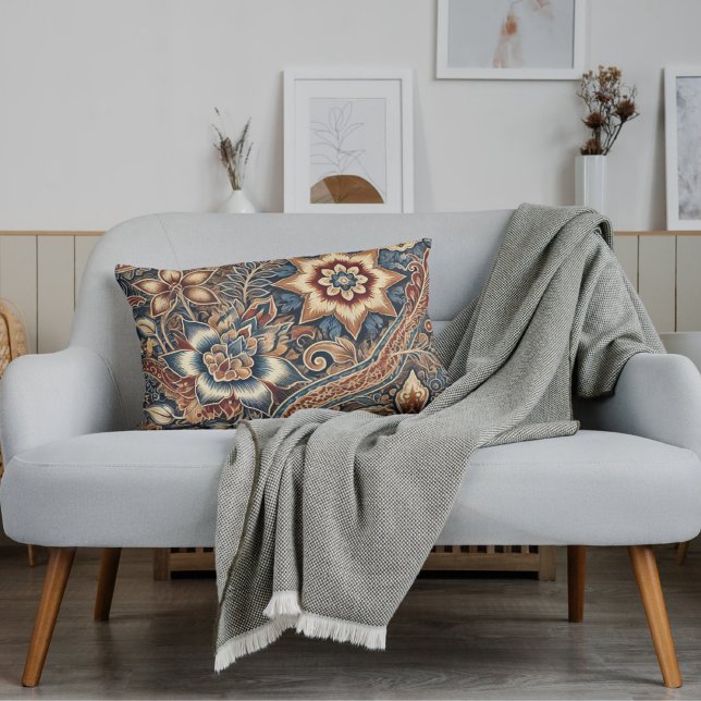 Blue Brown Ivory Indonesian Batik Floral Muster Lendenkissen (Von Creator hochgeladen)