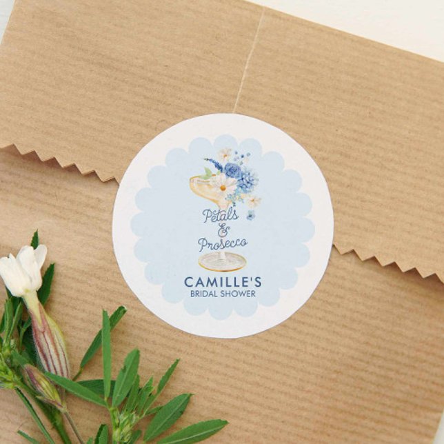 Blue Bubbly Brautparty Runder Aufkleber (Blue Petals and Prosecco round sticker
)