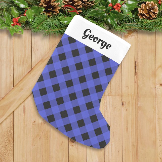 Blue Buffalo Kariert Rustikal Personalisiert Kleiner Weihnachtsstrumpf (A festive Christmas stocking with blue buffalo plaid pattern and custom name on white panel at top)