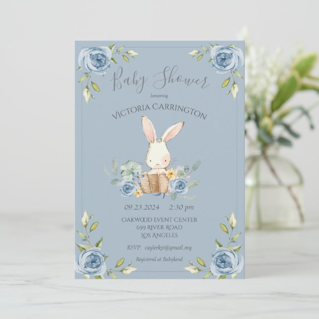 Blue Bunny Rabbit Boy Baby Dusche Einladung (Stehend Vorderseite)