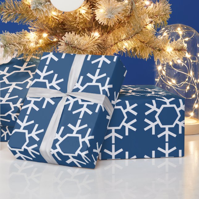 Blue Chic Snowflake Wrapping Paper Geschenkpapier (Feiertage)