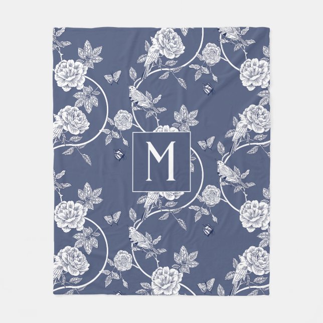 Blue Chinoiserie Floral Monogram Fleecedecke (Vorderseite)