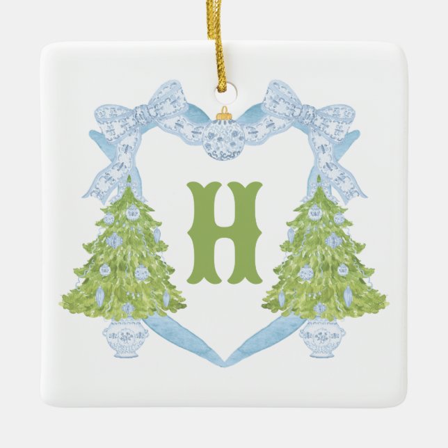 Blue Chinoiserie Weihnachtsbaum Monogram Wappen Keramikornament (Vorderseite)