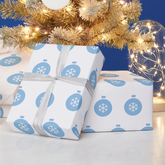 Blue Christmas Ball Wrapping Paper Geschenkpapier (Feiertage)