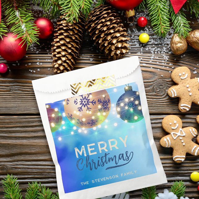 Blue Christmas Baubles Twinkling String Lights Geschenktütchen (Von Creator hochgeladen)