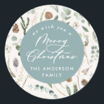 Blue Christmas minimale botanische Foto Runder Aufkleber<br><div class="desc">Moderne minimale Blätter sage grün Drehbuch Feiertag Weihnachten personalisiertes Foto Design. Handgemalte Eukalyptus,  minimales Laub und modernes rustikales Rattanfeuer geben diesem Urlaubsdesign ein luxuriöses Gefühl. In klassisch dustig blau,  grün,  schwarz,  braun und grau.</div>