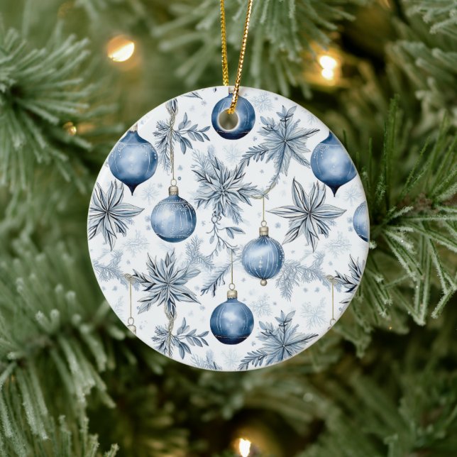 Blue Christmas Tree Ornamente überall in Print (Baum)
