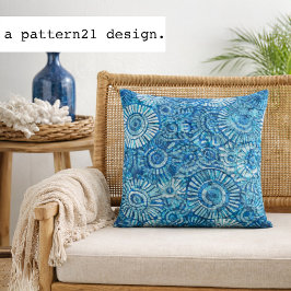 blue circle batik pattern kissen