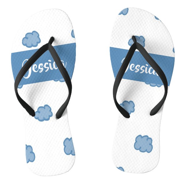 Blue clouds on white flip flops (Fußbett)