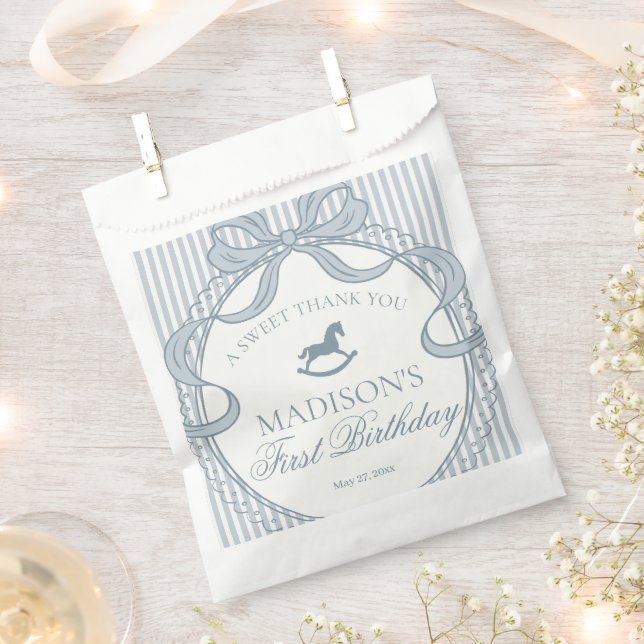 Blue Coquette Bow Rocking Horse Birthday Dessert Geschenktütchen (Ausgeschnitten)