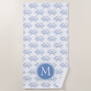Blue Crabs an der Küste auf White Monogram Strandtuch