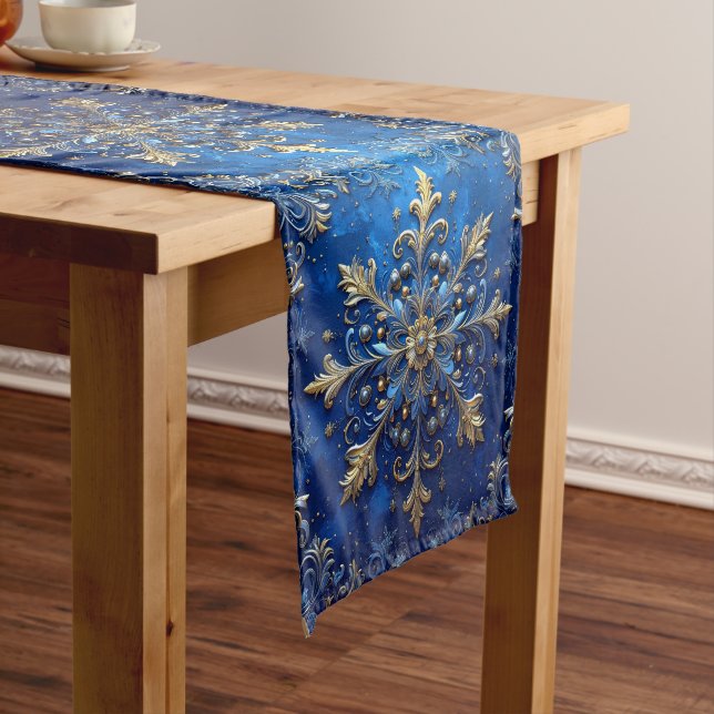 Blue Decorative Holiday Table Runner Mittelgroßer Tischläufer (Beispiel)