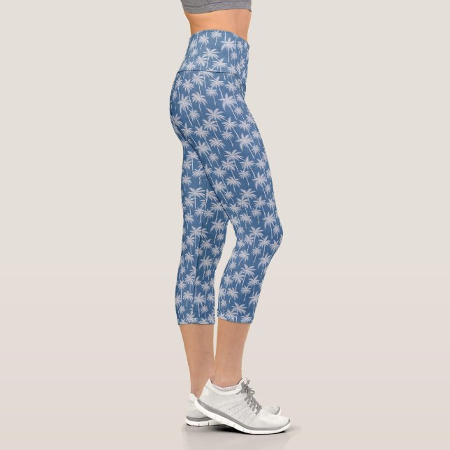 Blue Denim Palm Fronds Slimming Capri Leggings (Rechts)