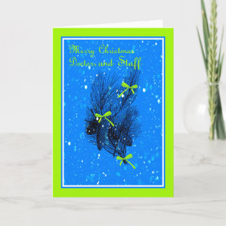 Blue Design mit Pinecones & Branches Dr. Das Perso Feiertagskarte