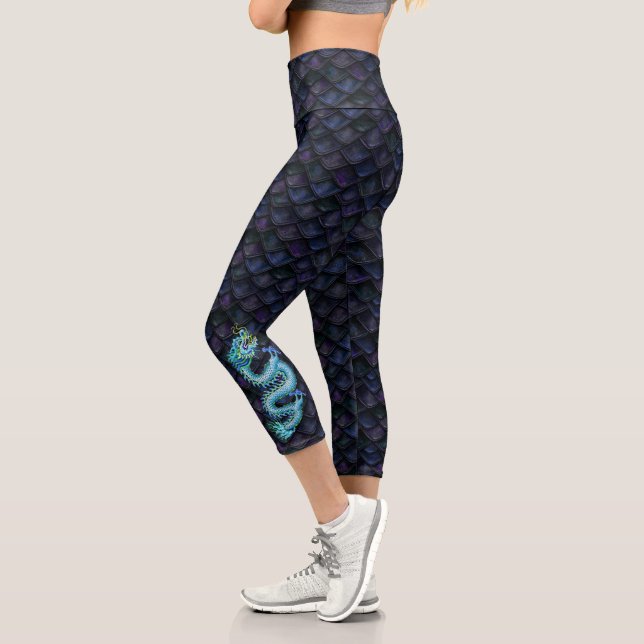 Blue Dragon Scales mit Blue Dragon Capri Leggings (Links)