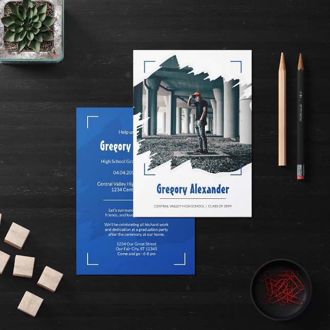 Blue Edgy Abstrakt Brushstroke Foto Abschluss Einladung (Von Creator hochgeladen)