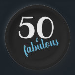 Blue Fifty und fabelhafte Black Birthday Party Pappteller<br><div class="desc">Fünfzig ist fabelhaft! Diese Teller sind perfekt,  um das "fabelhafte Gefühl" eines jeden zu feiern,  der diesen bedeutenden Geburtstag feiert. Dieses Design hat eine große Zahl '50' in weiß mit dem Wort 'fabulous' in blau,  Schrift Typografie.</div>