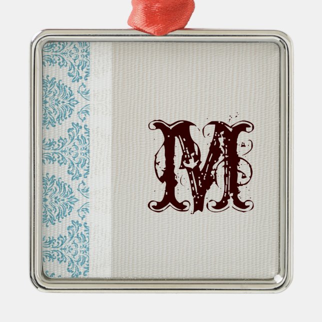 Blue Filigree Damask Monogramm Erstmaliges Ornamen Ornament Aus Metall (Vorne)