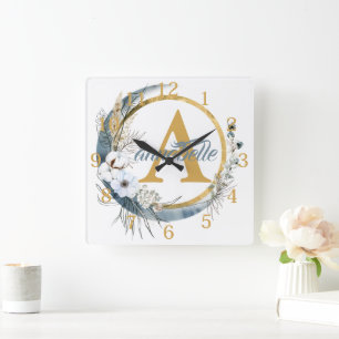 Blue Floral Boho Personalisierter Name und Anfangs Quadratische Wanduhr