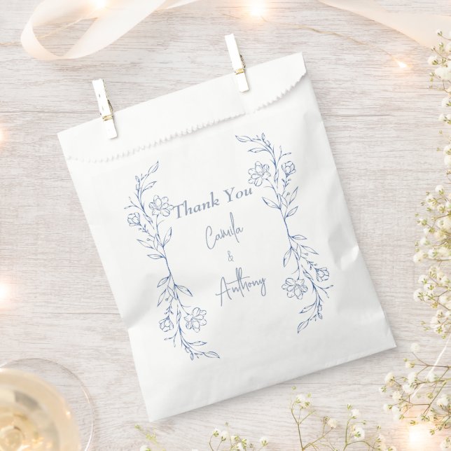 Blue Floral Boho Side Border Wedding Geschenktütchen (Ausgeschnitten)