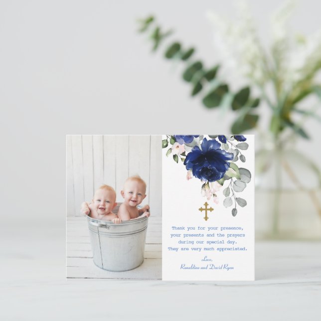 Blue Floral Foto Twins Gold Cross Taufen Dankeskarte (Stehend Vorderseite)