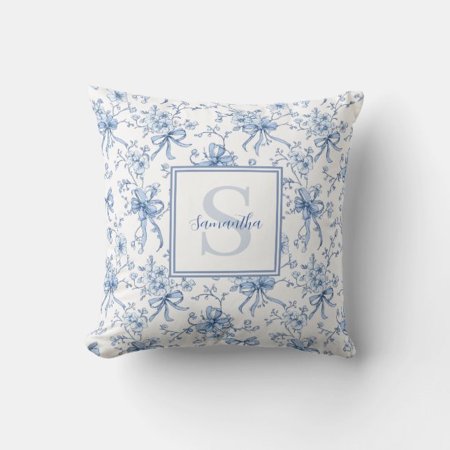 Blue Floral French Toile Monogram Name Kissen (Vorderseite)