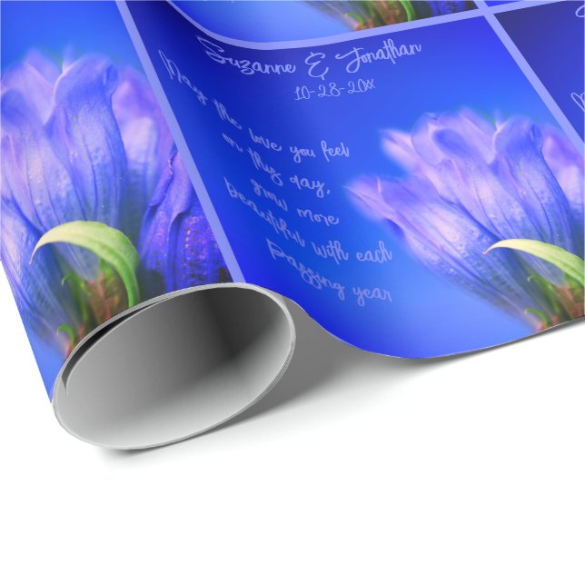 Blue Gentian Blume Wedding Personalisiert Geschenkpapier (Rolleneckpunkt)