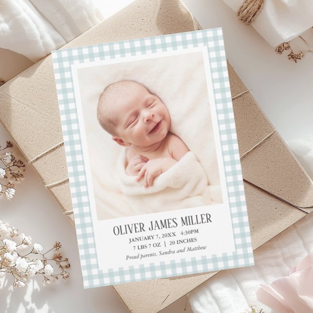 Blue Gingham Baby Birth Announcement Foto Card Ankündigung (Von Creator hochgeladen)