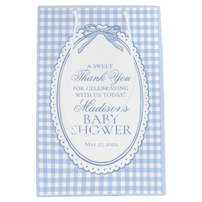 Blue Gingham Coquette Bow Baby Shower Favors Mittlere Geschenktüte (Vorderseite)