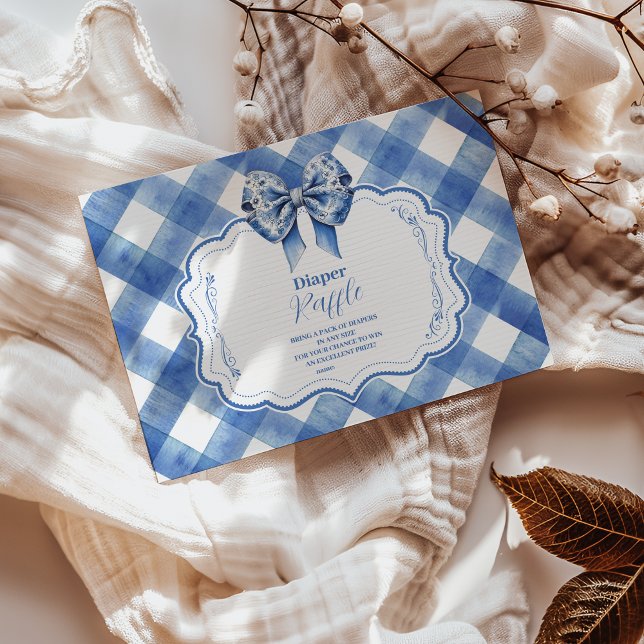 Blue Gingham und Bow Raffle Diapper Begleitkarte (Von Creator hochgeladen)