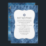 Blue Glitzer Mermaid Pattern Bat Mitzvah Einladung<br><div class="desc">Glitternde Folie Mermaid themed Fledermaus Mitzvah laden in Akzente von blau entworfen,  um schnell und einfach auf Ihre Event-Besonderheiten angepasst werden.</div>