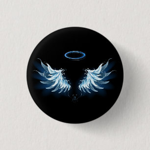 Blue Glows Angel Wings auf schwarzem Hintergrund Button