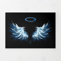 Blue Glows Angel Wings auf schwarzem Hintergrund