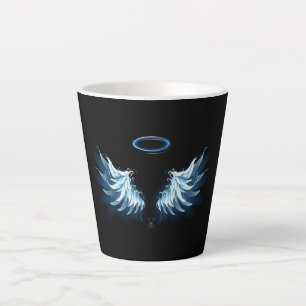 Blue Glows Angel Wings auf schwarzem Hintergrund Milchtasse