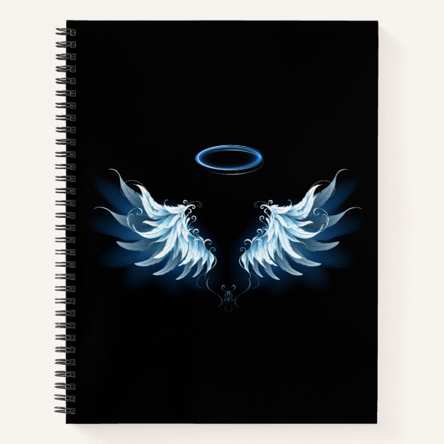 Blue Glows Angel Wings auf schwarzem Hintergrund Notizbuch (Vorderseite)