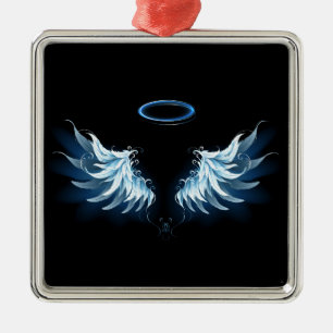 Blue Glows Angel Wings auf schwarzem Hintergrund Ornament Aus Metall