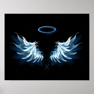 Blue Glows Angel Wings auf schwarzem Hintergrund Poster