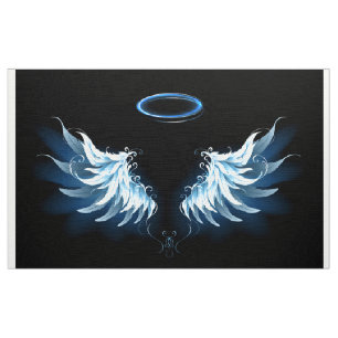 Blue Glows Angel Wings auf schwarzem Hintergrund Stoff
