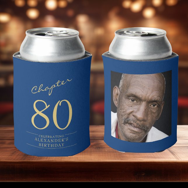 Blue Gold Foto Template zum 80. Geburtstag Dosenkühler (Custom 80th birthday can coolers with name on front, photo on rear. Two sat on a bar top)