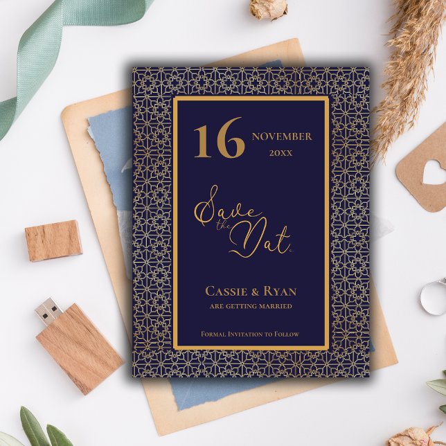 Blue Gold Intricate Design Wedding Save the Date Postkarte (Blue Gold Intricate Design Wedding Save the Date Postcard)