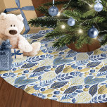 Blue Gold Weihnachtsmuster#21 ID1009 Polyester Weihnachtsbaumdecke<br><div class="desc">Wenn Sie sich fragen, welche Farbkombinationen Sie für Ihre Weihnachtsdekoration und Geschenkartikel in diesem Jahr auswählen sollten, habe ich Sammlungen von aufeinander abgestimmten Mustern erstellt, um das Leben ein wenig leichter zu machen. Dieses auffallende Aquarelldesign zeichnet sich durch die Pflege von Blattwerk mit Beeren und Weihnachtsschmuck-Akzenten in Blau und Gold...</div>
