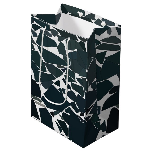 Blue Gray Modern Geometric Mittlere Geschenktüte (Vorderseite Schrägansicht)
