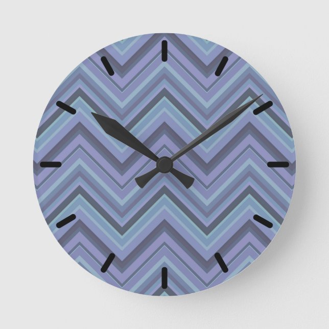 Blue-Grey Zigzag Stripes Runde Wanduhr (Vorderseite)