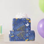 Blue Hanukkah Menorah Dove und Dreidel Hanukkah Geschenkpapier<br><div class="desc">Blue Hanukkah Menorah Dove und Dreidel Hanukkah Wrapping Paper.</div>